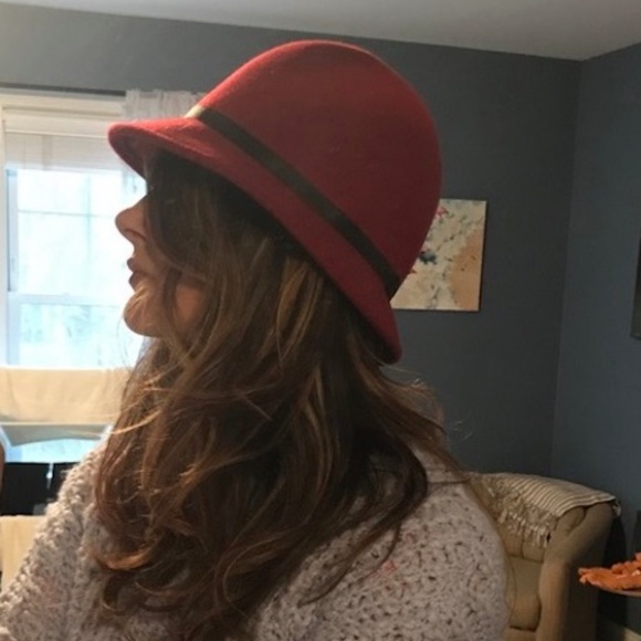 RED WOOL SHORT BRIM HAT - Picture 2 of 5